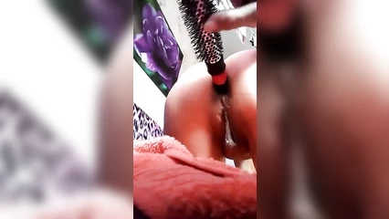 Зрелая и губастая устроила анальные игры