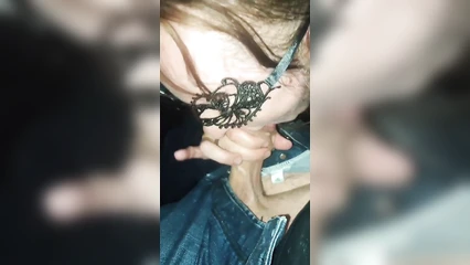 Вкусно отсасывает в машине