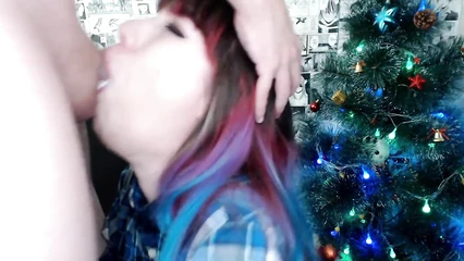 Мокрый трах в рот на Новый год соседки Полины