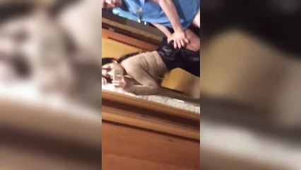 Снимает, как её ебут на свой айфон
