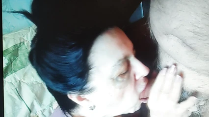 Отсосала любовнику на камеру