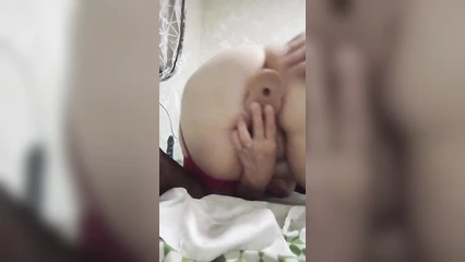 Тебе нравится такая зрелая шлюшечка?