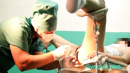 У гинеколога раздвинула ноги и кончила пару раз