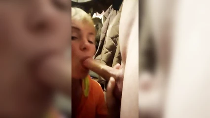 Любовнику Танюха делает минет