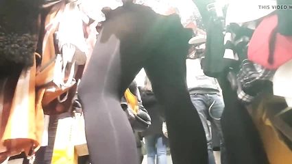 Шикарная задница на рынке