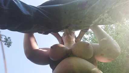 Минет, вид снизу